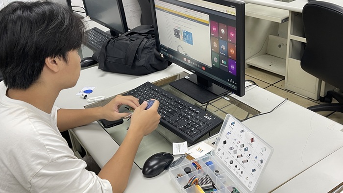 20251114 跨域設計實務探索 I I I：網頁遠端互動控制圖片